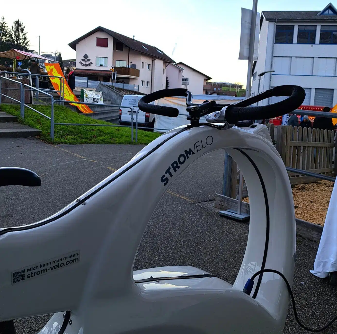 strom-velo-im-quartier Stromvelo im Quartiert